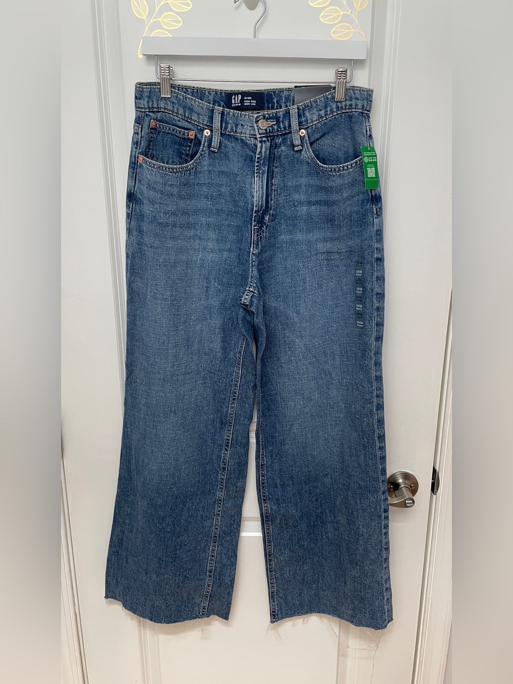 GAP size 30 Women's wide leg Jeans - Medium Blue Denim